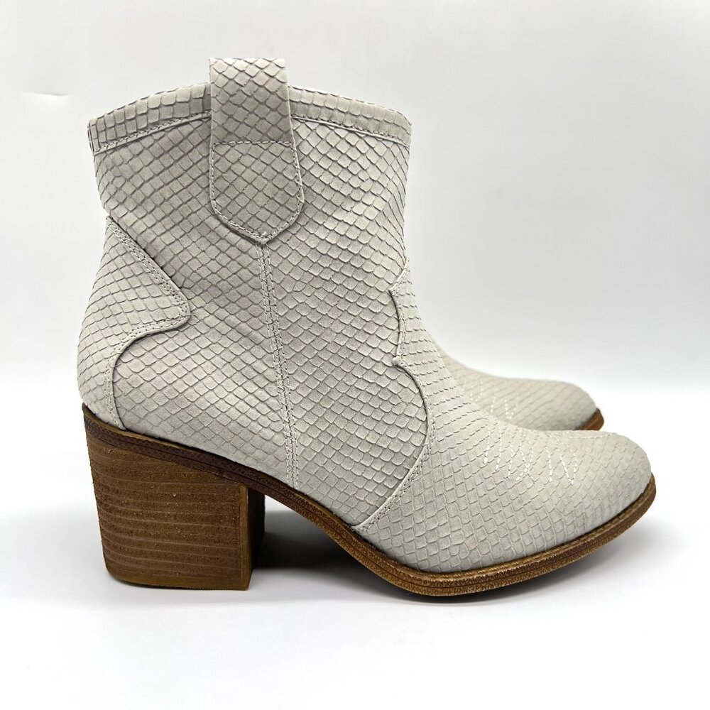 Dirty Laundry Womens Size 7 Unite‎ Gray Snakeskin Western Ankle Boots Shoes